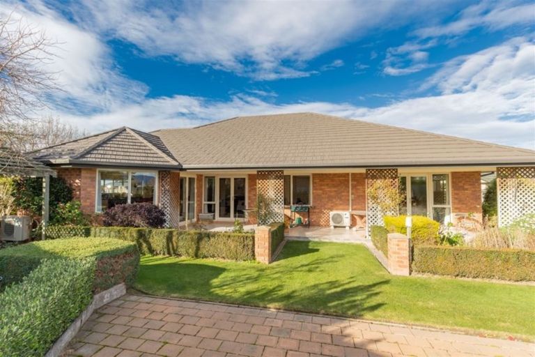 Photo of property in 16 Clifford Place, Amberley, 7410