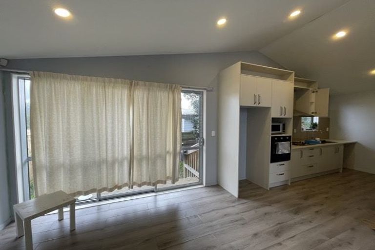 Photo of property in 105 Mahia Road, Wattle Downs, Auckland, 2103
