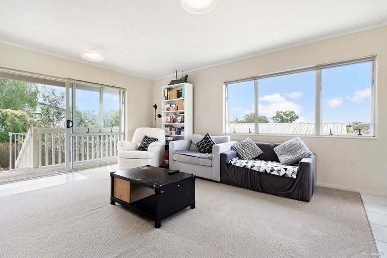 Photo of property in 2/36 Elizabeth Drive, West Harbour, Auckland, 0618