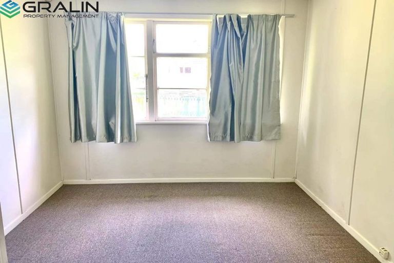 Photo of property in 5/24 Pomaria Road, Henderson, Auckland, 0610