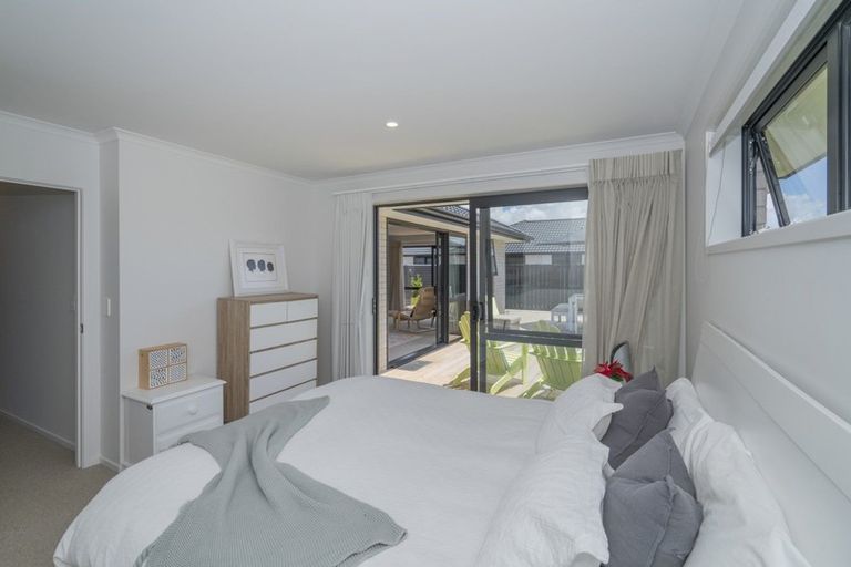 Photo of property in 8 Palm Drive, Whitianga, 3510