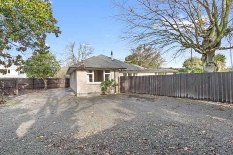 Photo of property in 33a Garreg Road, Fendalton, Christchurch, 8052
