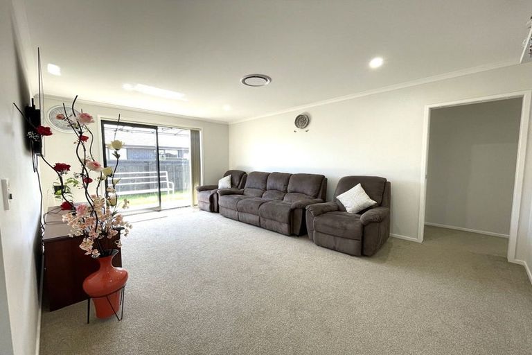 Photo of property in 26 Honeyfield Drive, Whalers Gate, New Plymouth, 4310