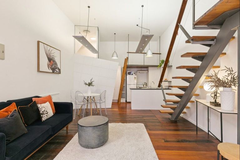 Photo of property in Courtenay Mews Apartments, 3/14 Alpha Street, Te Aro, Wellington, 6011