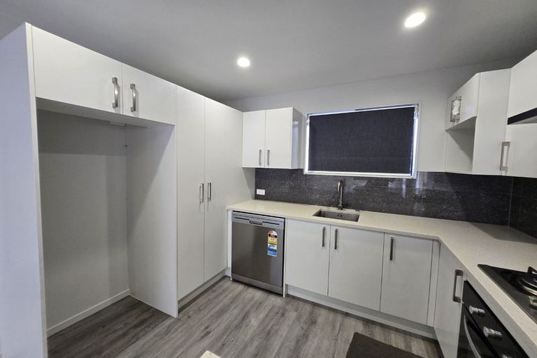 Photo of property in 17b Knox Road, Swanson, Auckland, 0612