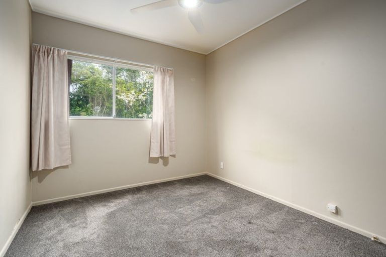 Photo of property in 32 Thurleigh Grove, Karori, Wellington, 6012