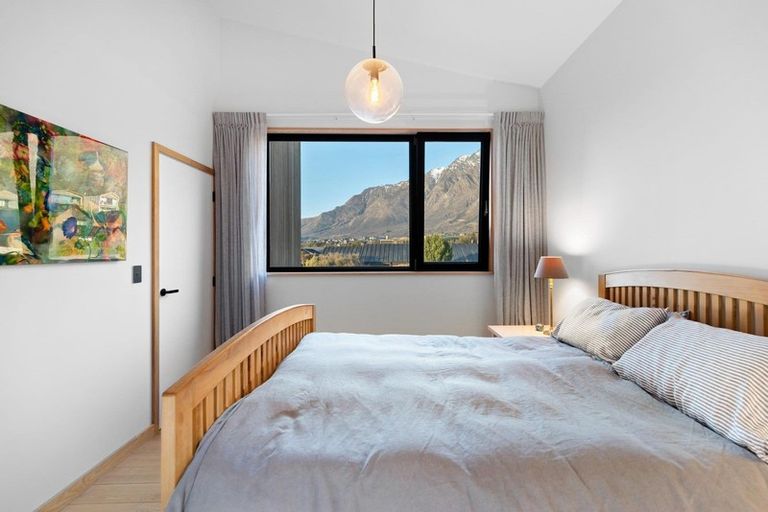 Photo of property in 4 Soudley Court, Jacks Point, Queenstown, 9371