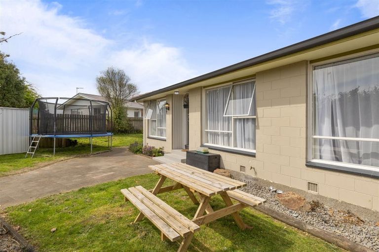 Photo of property in 2/23 Branksome Place, Parklands, Christchurch, 8083