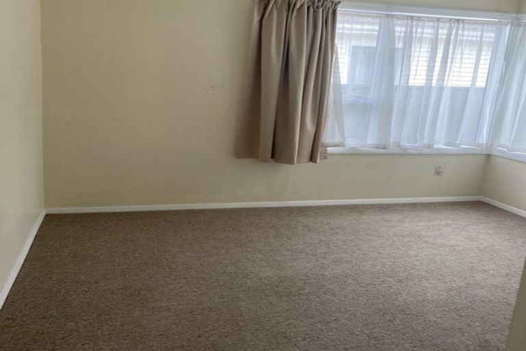 Photo of property in 160 Wainuiomata Road, Wainuiomata, Lower Hutt, 5014