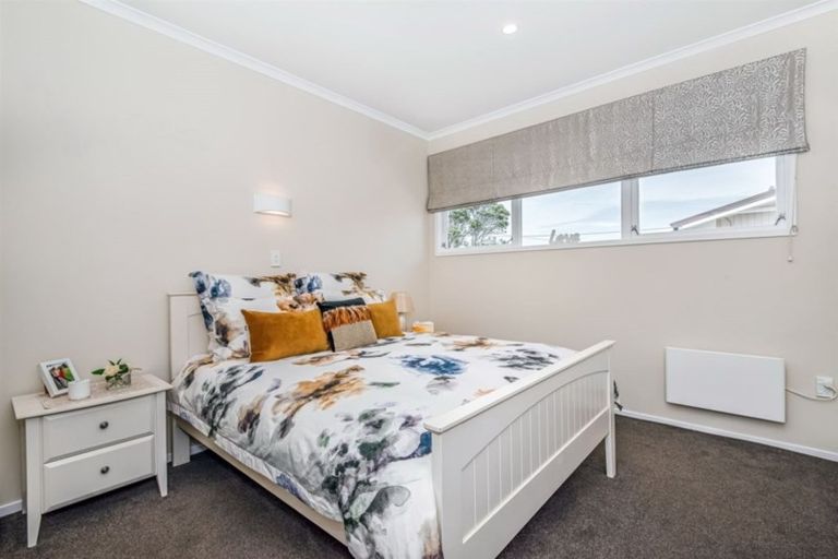 Photo of property in 1/8 Folkestone Street, Murrays Bay, Auckland, 0630