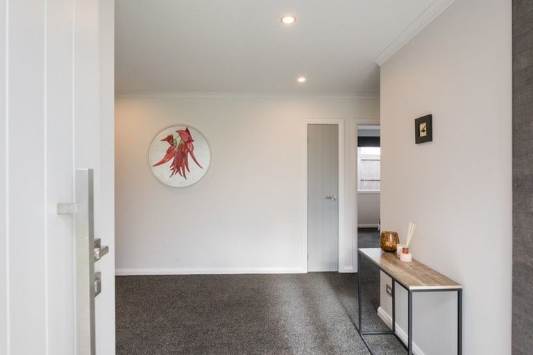 Photo of property in 10 Silicon Way, Fitzherbert, Palmerston North, 4410