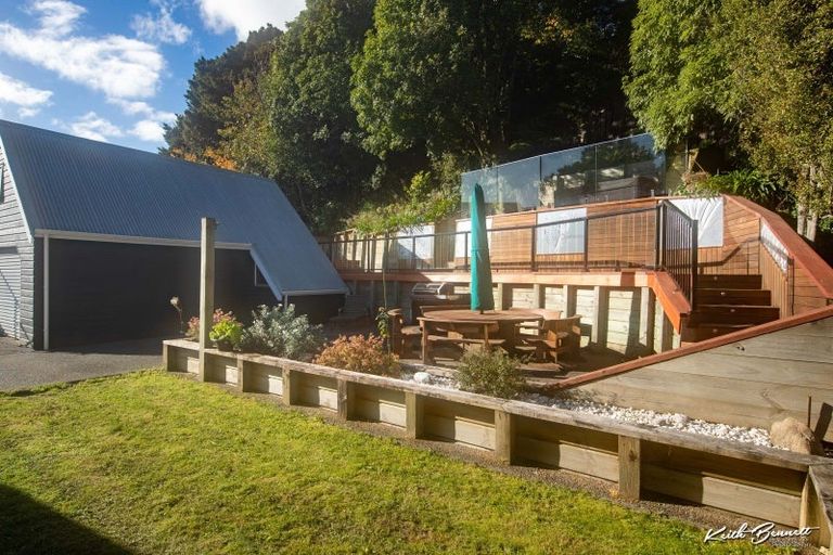 Photo of property in 15 Johnswood Grove, Clouston Park, Upper Hutt, 5018