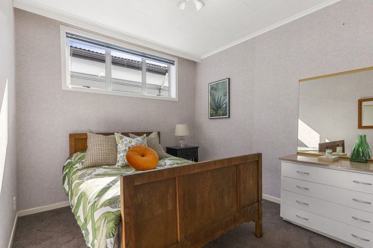 Photo of property in 16 Tamar Street, Island Bay, Wellington, 6023