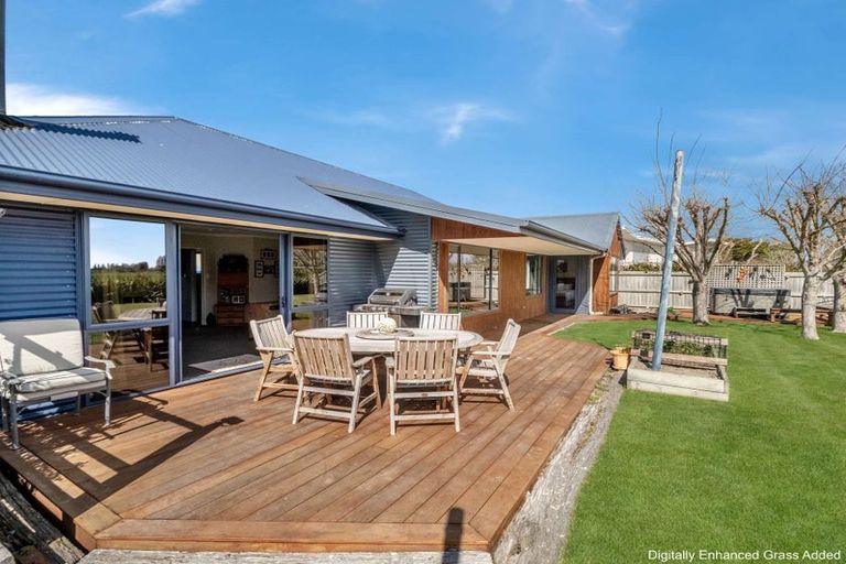 Photo of property in 21 Collins Drive, Waikuku Beach, 7402