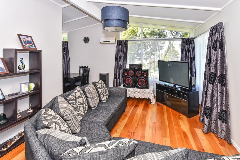 Photo of property in 14 Astor Place, Manurewa, Auckland, 2102