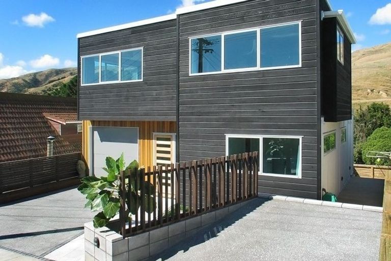 Photo of property in 90 Muri Road, Pukerua Bay, 5026