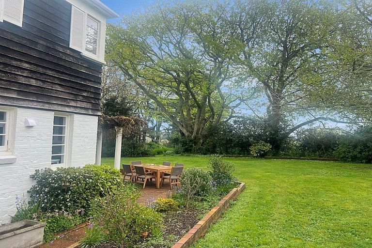 Photo of property in 86 Tawa Road, Kumeu, 0891