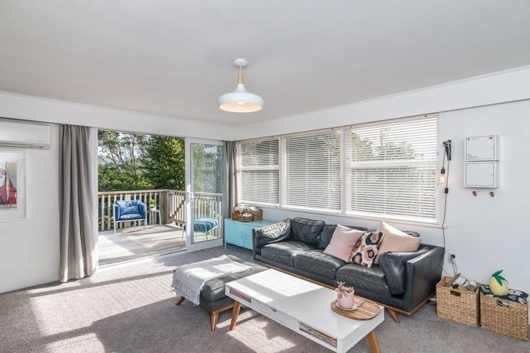 Photo of property in 7 Pauline Way, Paparangi, Wellington, 6037