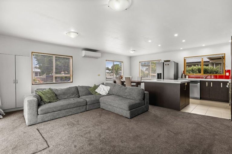 Photo of property in 17 Elliott Street, Taradale, Napier, 4112