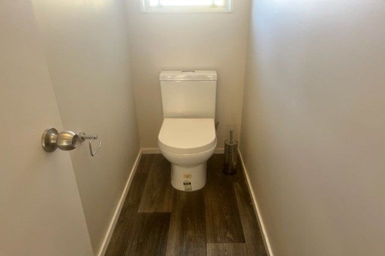 Photo of property in 109a Gossamer Drive, Pakuranga Heights, Auckland, 2010