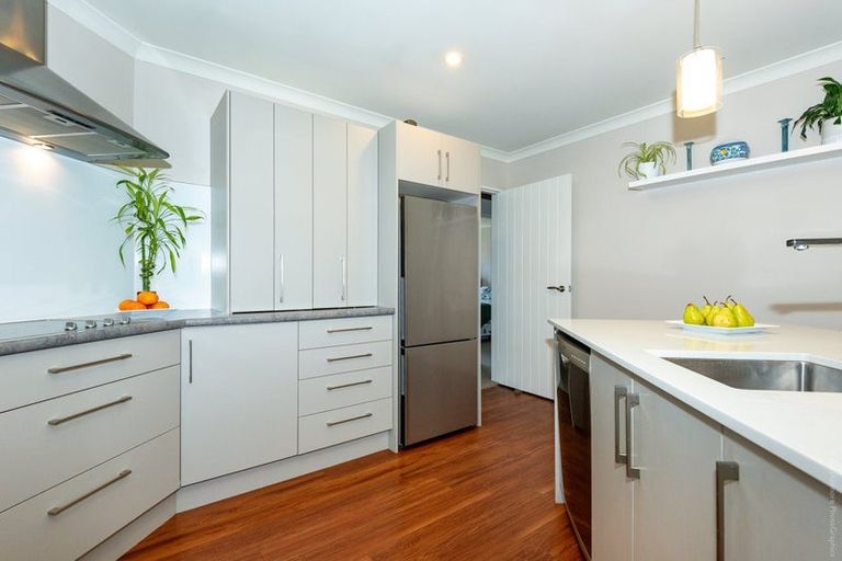 Photo of property in 7 Fredrica Lane, Heathcote Valley, Christchurch, 8022