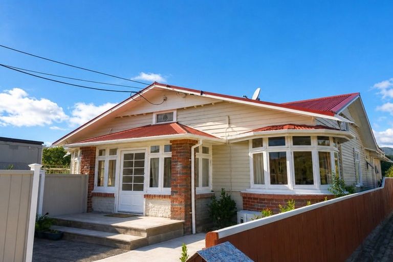 Photo of property in 38 Kensington Avenue, Petone, Lower Hutt, 5012