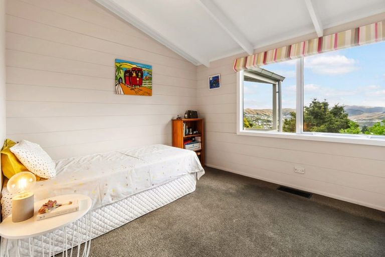 Photo of property in 87 Burgess Road, Newlands, Wellington, 6037