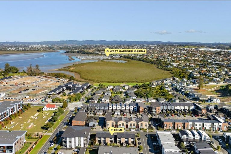Photo of property in 22 David Carnegie Road, Hobsonville, Auckland, 0616