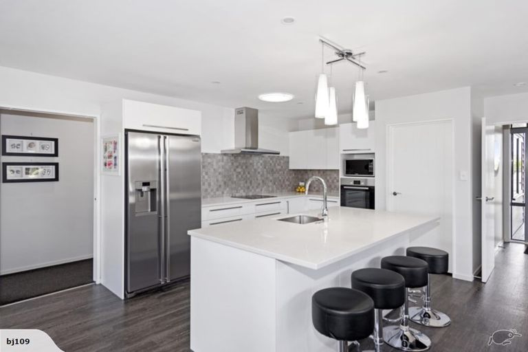 Photo of property in 32 Royston Common, West Melton, 7618