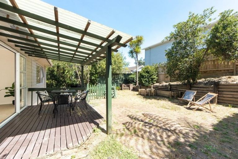 Photo of property in 1/23 Mahara Avenue, Birkenhead, Auckland, 0626