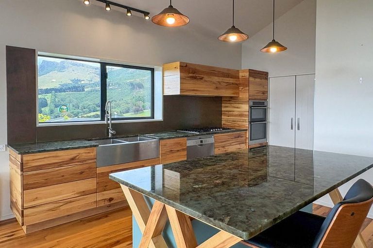 Photo of property in 12 Hollybank Lane, Allandale, Lyttelton, 8971