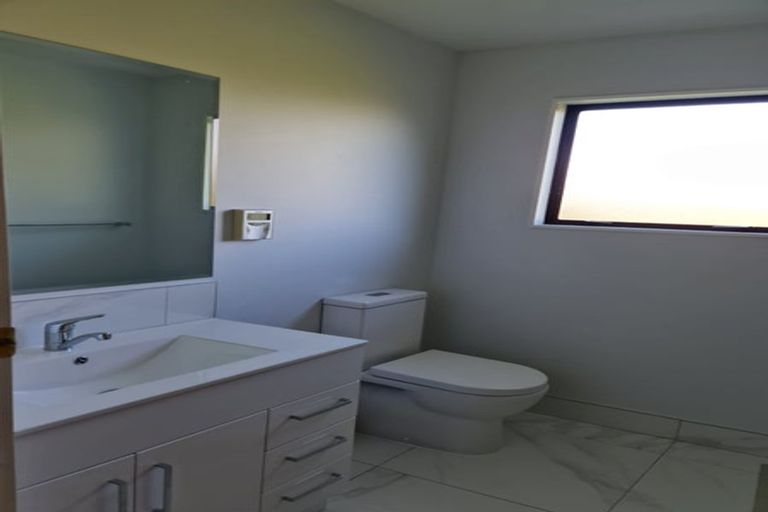 Photo of property in 29 Westhaven Drive, Tawa, Wellington, 5028