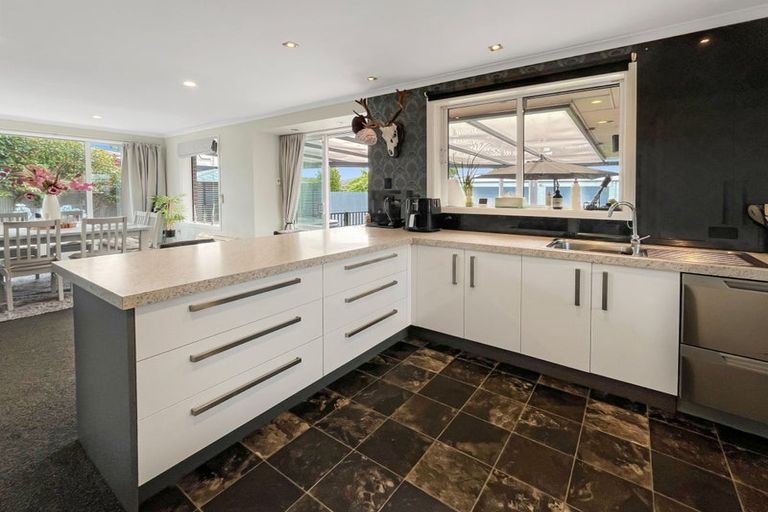 Photo of property in 21 Shearer Avenue, Papanui, Christchurch, 8052