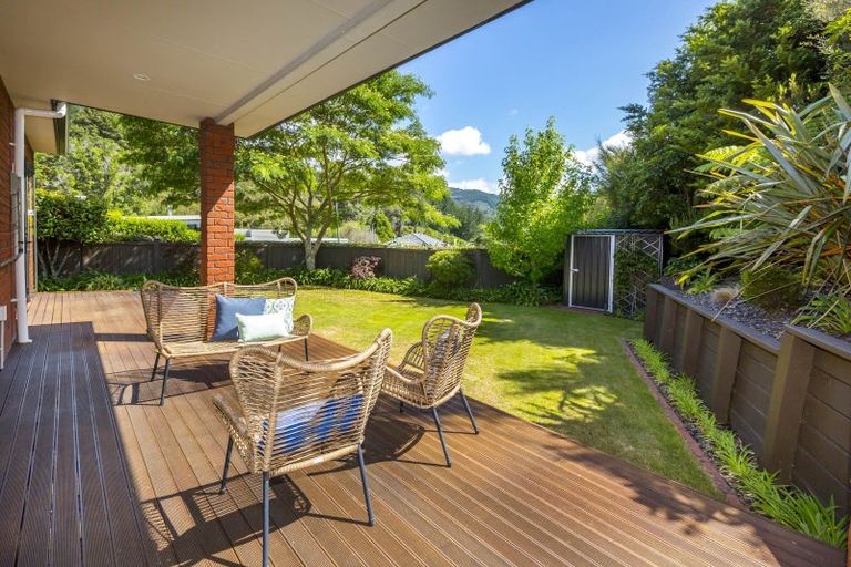 Photo of property in 13 Sylvan Way, Silverstream, Upper Hutt, 5019