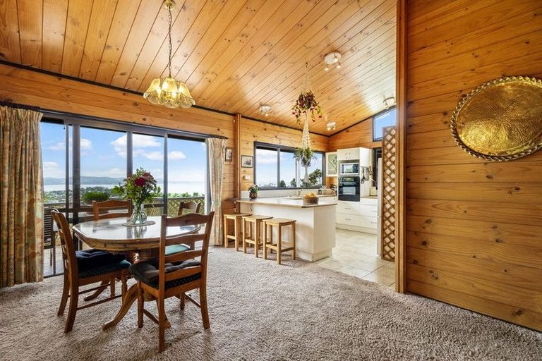 Photo of property in 222 Whangaparaoa Road, Red Beach, 0932