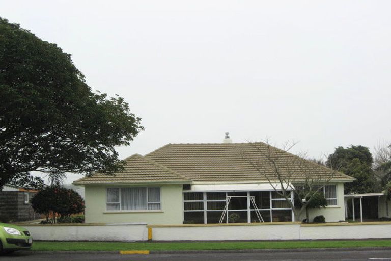 Photo of property in 17 Cracroft Street, Waitara, 4320