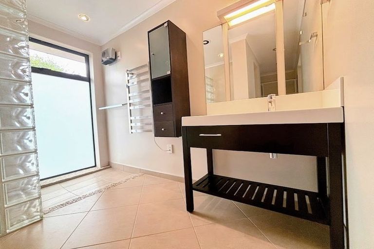 Photo of property in 119 Helenslee Road, Pokeno, 2472