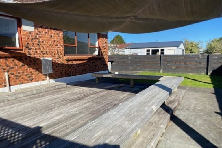 Photo of property in 2/2 Casuarina Road, Half Moon Bay, Auckland, 2012