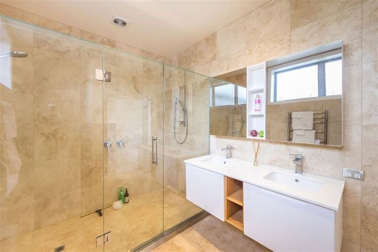 Photo of property in 11 Dunkeld Lane, Redcliffs, Christchurch, 8081