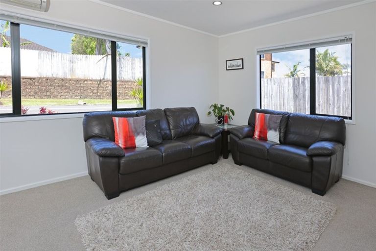 Photo of property in 14 Chesterton Terrace, Henderson, Auckland, 0612