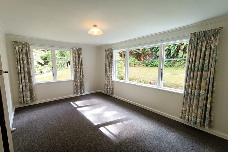 Photo of property in 139 Kamahi Street, Stokes Valley, Lower Hutt, 5019