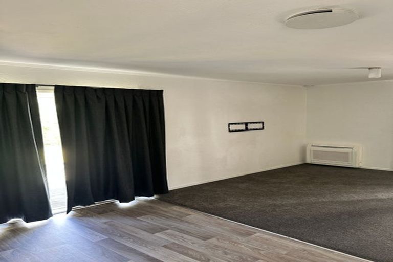 Photo of property in 24 Garton Drive, Massey, Auckland, 0614