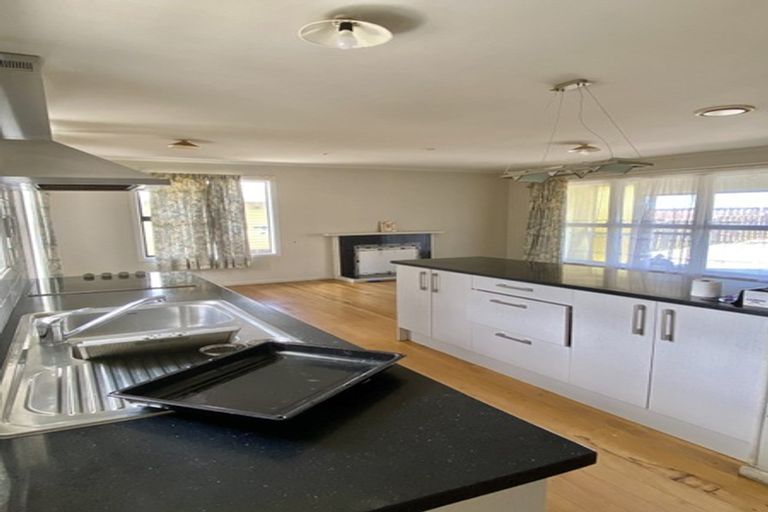 Photo of property in 488 East Coast Road, Windsor Park, Auckland, 0630