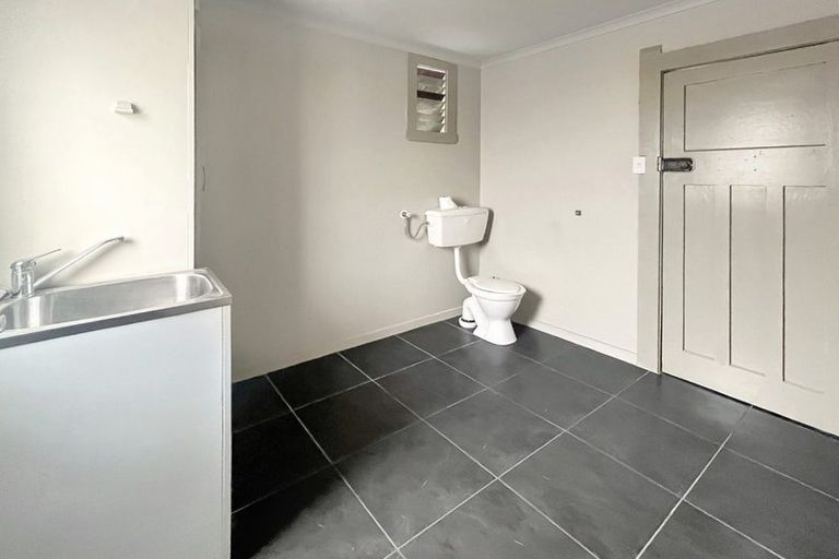 Photo of property in 516 Tremaine Avenue, Takaro, Palmerston North, 4410