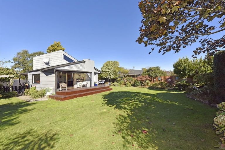 Photo of property in 7 Hannah Place, Redwood, Christchurch, 8051