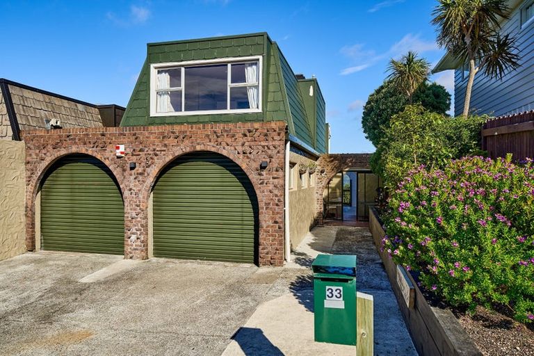 Photo of property in 33 Acacia Avenue, Maungaraki, Lower Hutt, 5010