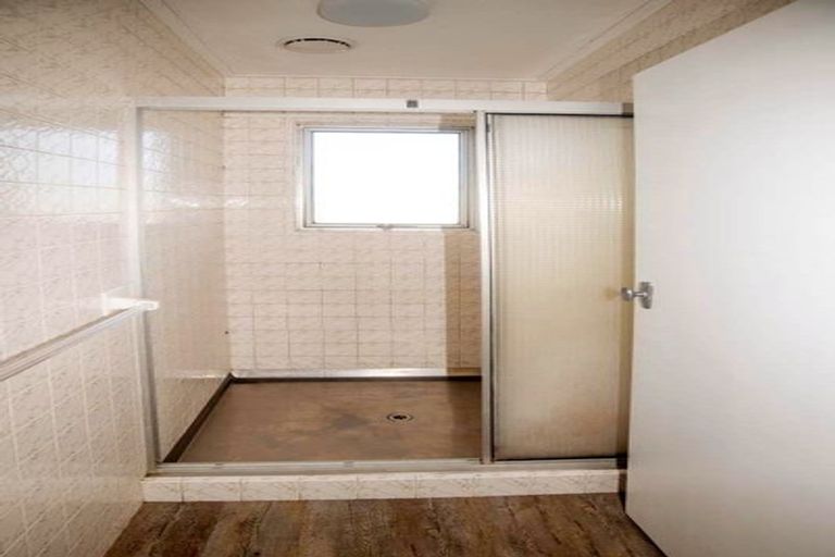 Photo of property in 5 Peach Tree Grove, Maungaraki, Lower Hutt, 5010