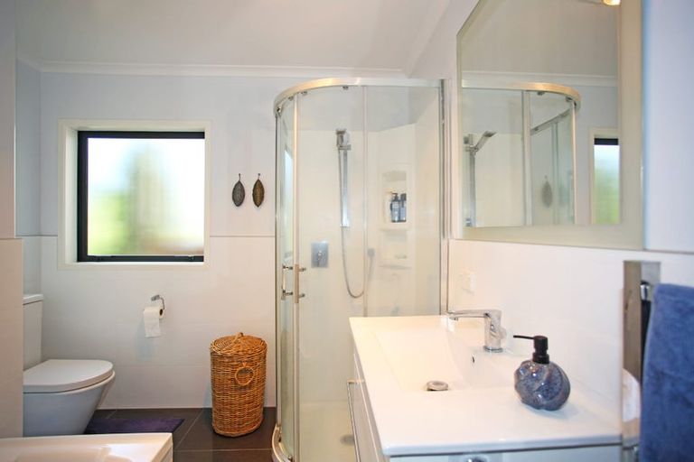 Photo of property in 114f Sandspit Road, Waiuku, 2123