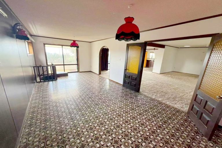 Photo of property in 56 Balmain Road, Chatswood, Auckland, 0626