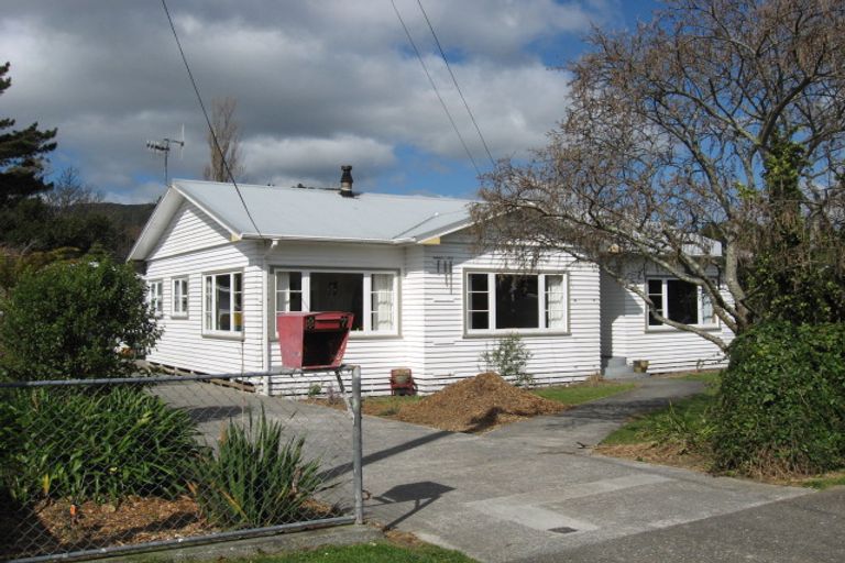 Photo of property in 27 Stanley Street, Wainuiomata, Lower Hutt, 5014